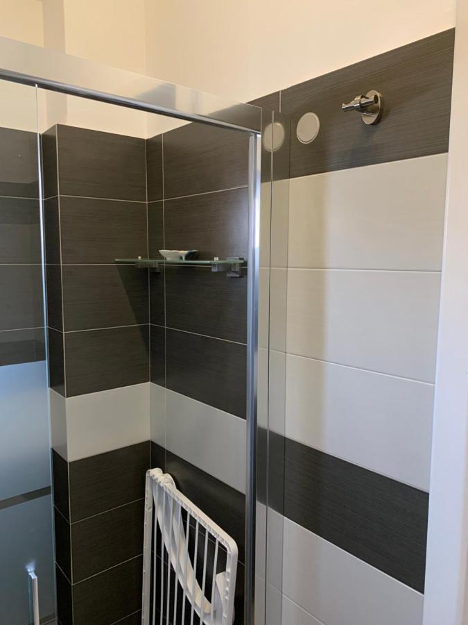 Aquarama Rooms & Apartments Torre Squillace Bagian luar foto