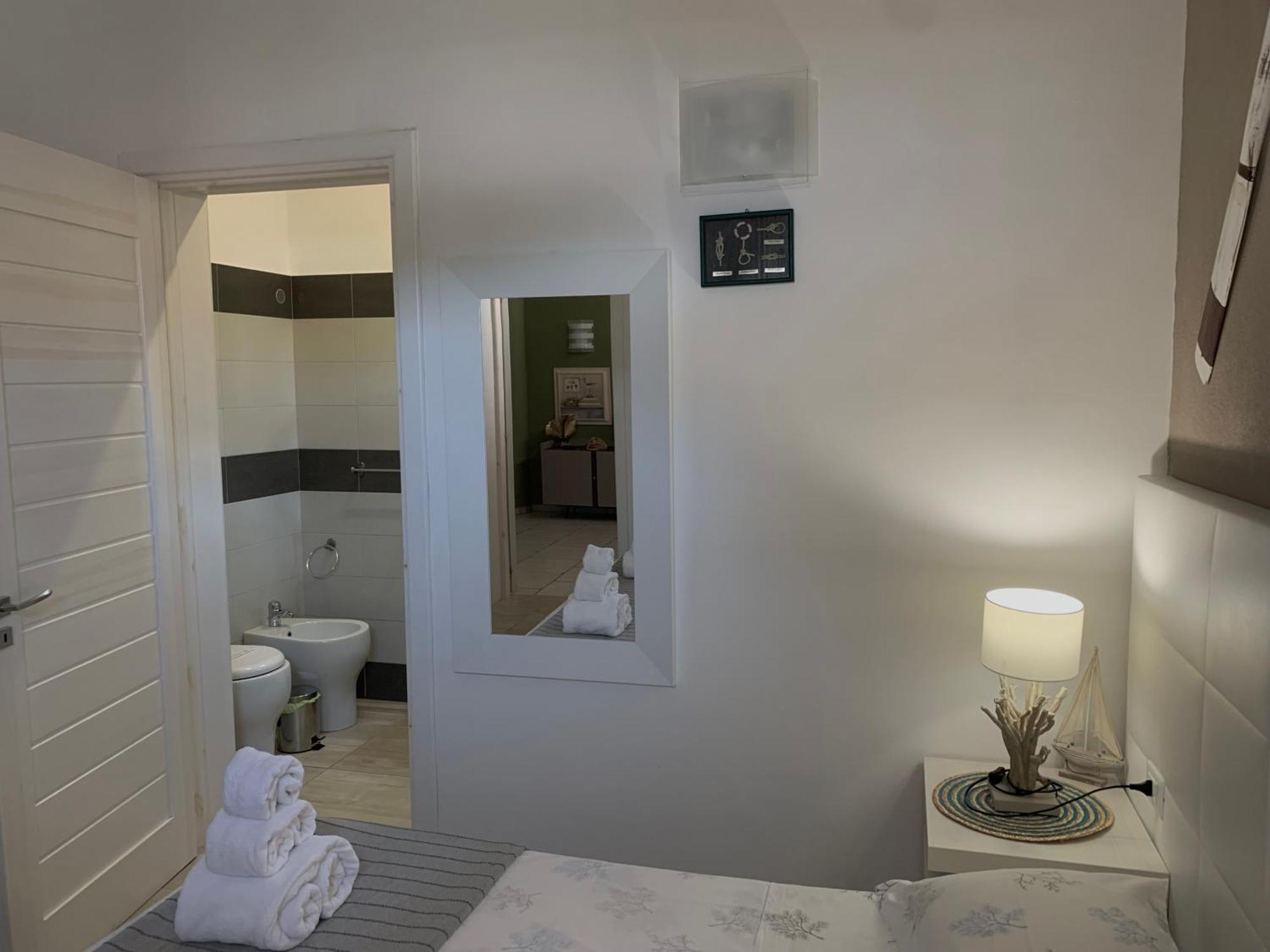 Aquarama Rooms & Apartments Torre Squillace Bagian luar foto