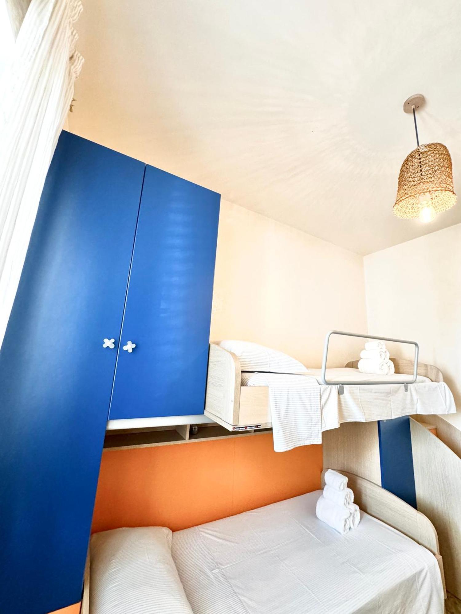 Aquarama Rooms & Apartments Torre Squillace Bagian luar foto