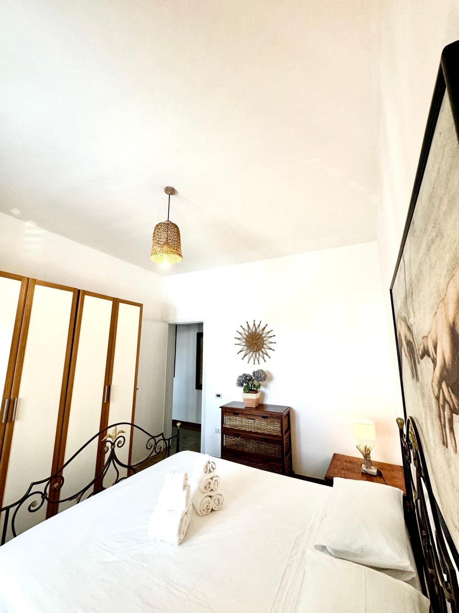 Aquarama Rooms & Apartments Torre Squillace Bagian luar foto