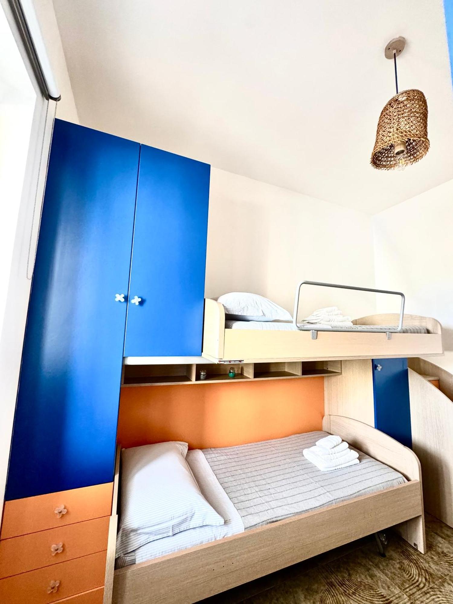 Aquarama Rooms & Apartments Torre Squillace Bagian luar foto